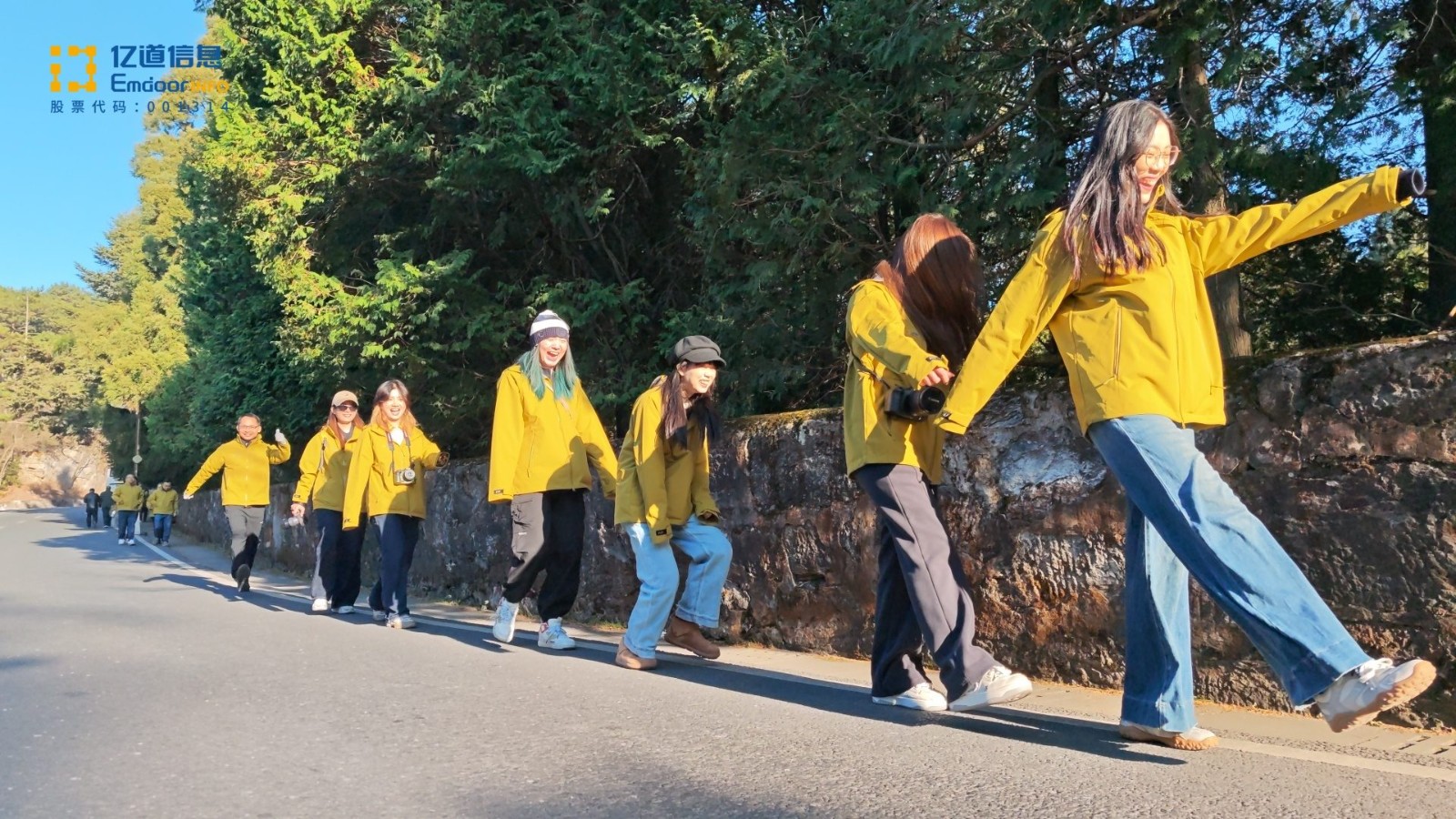 1765187318408389.jpg 1765187318408389.jpg