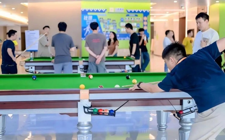 Infraestructura Wellness: Gimnasios Atalmente equipados, estudios de yoga y salones de juegos de mesa proporcionan salidas necesarias para aliviar el estrés. Infraestructura Wellness: Gimnasios Atalmente equipados, estudios de yoga y salones de juegos de mesa proporcionan salidas necesarias para aliviar el estrés.