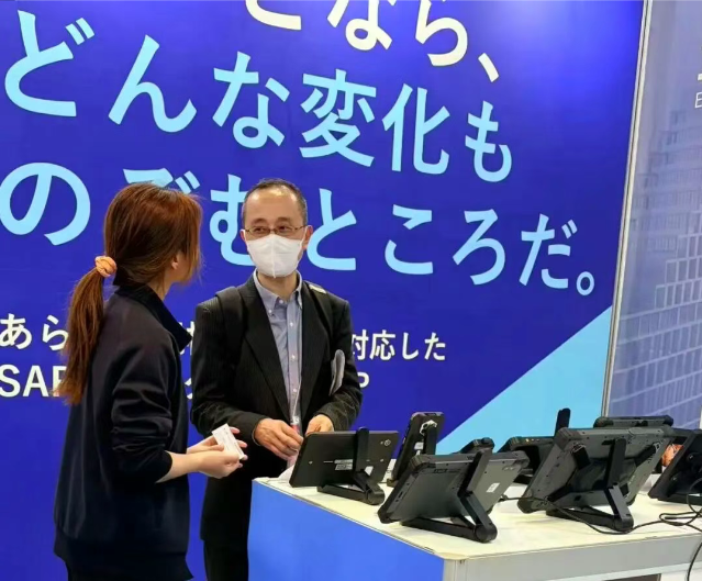 Top-integrated 10-meter long-range barcode scanning engine