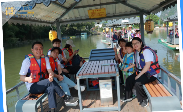 Bamboo rafts drifting along the Yulong River in Yangshuo